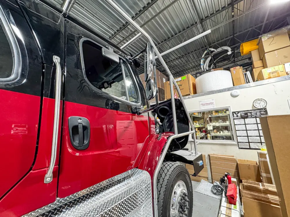 Side view of apparatus during shop assembly, photo 72 of 303.